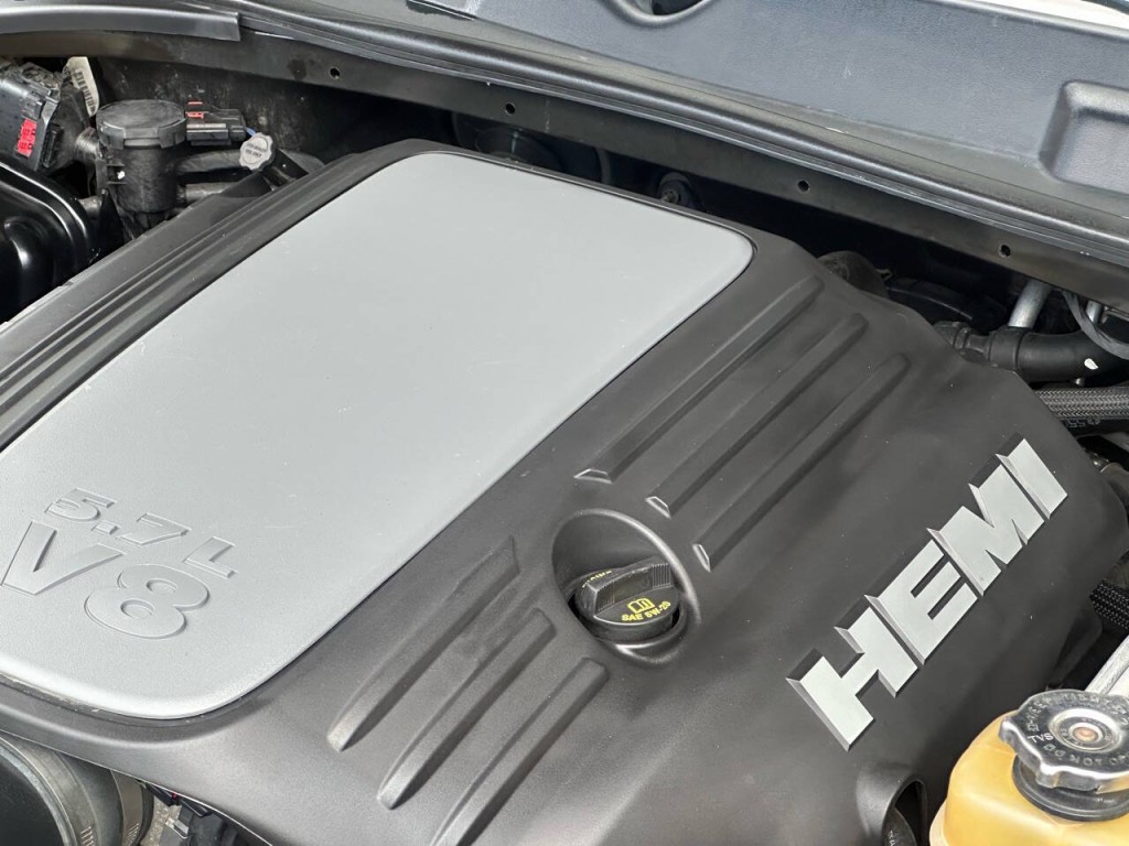 2013 Dodge Challenger Image 38
