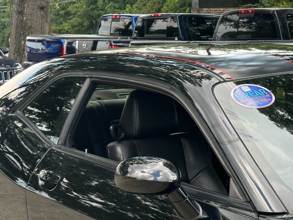 2013 Dodge Challenger Image 39