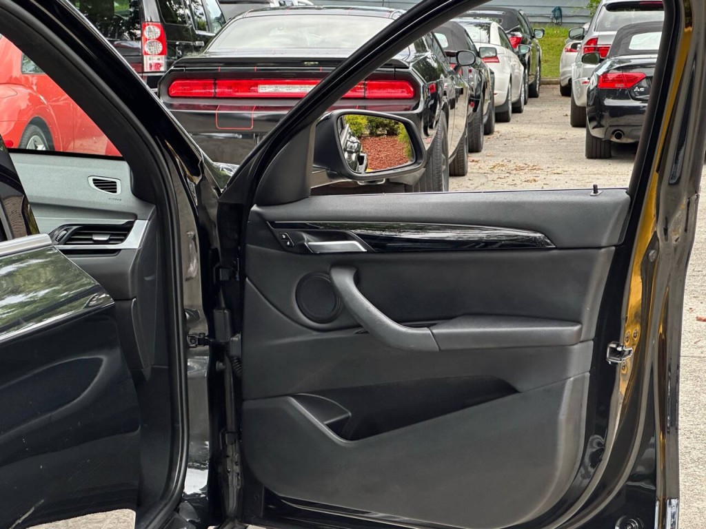2016 BMW X1 Image 16