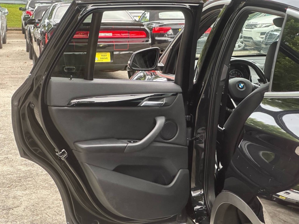2016 BMW X1 Image 24