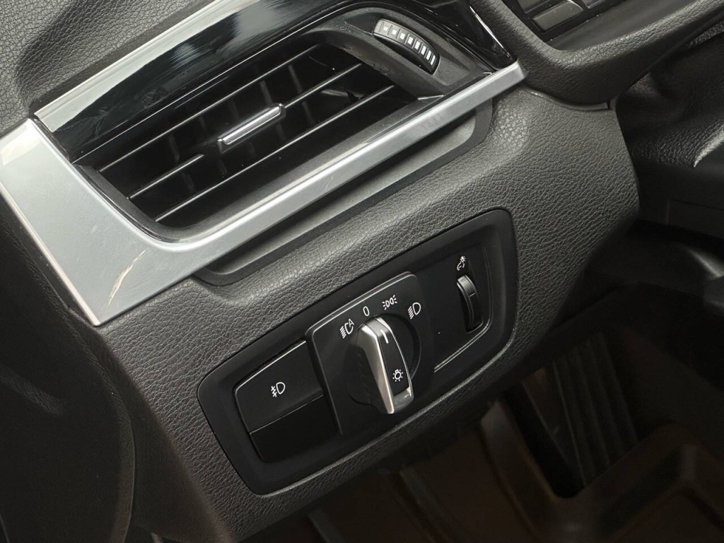 2016 BMW X1 Image 38