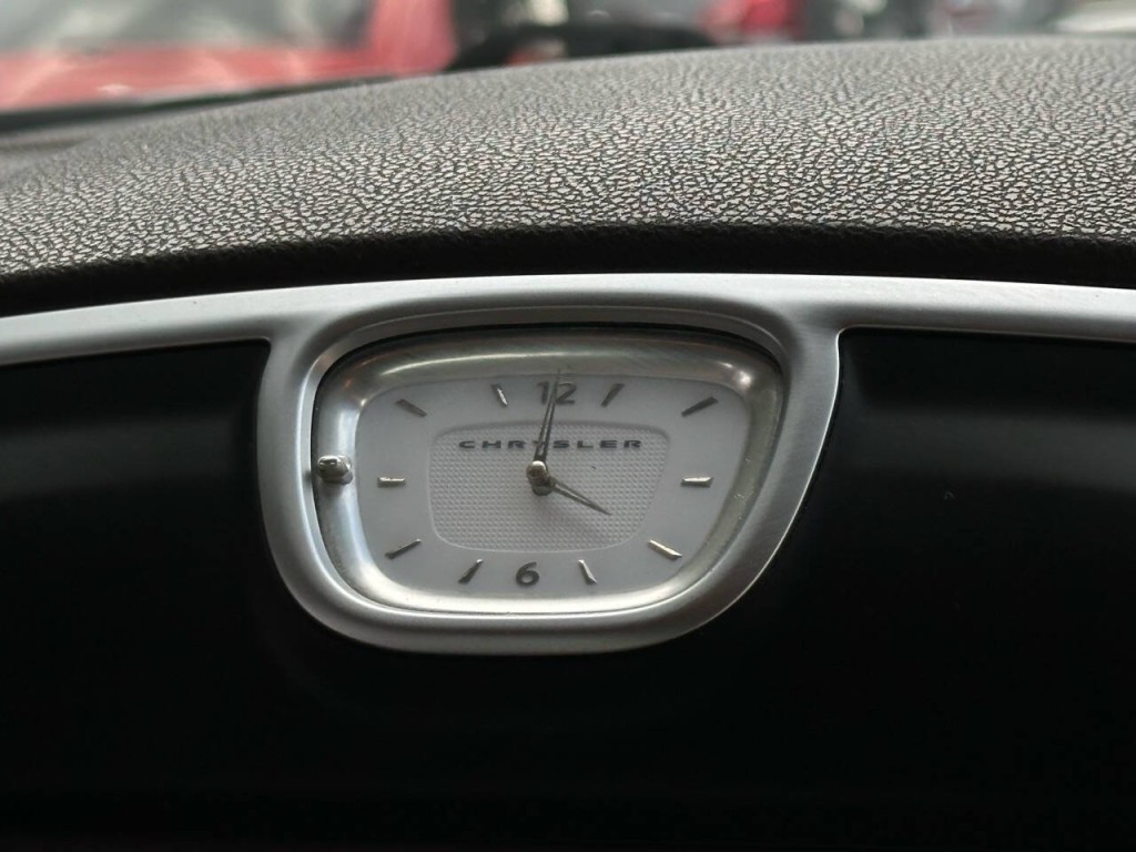 2013 Chrysler 300 Image 15