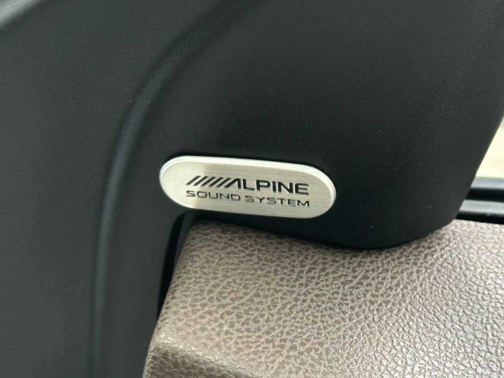 2013 Chrysler 300 Image 18