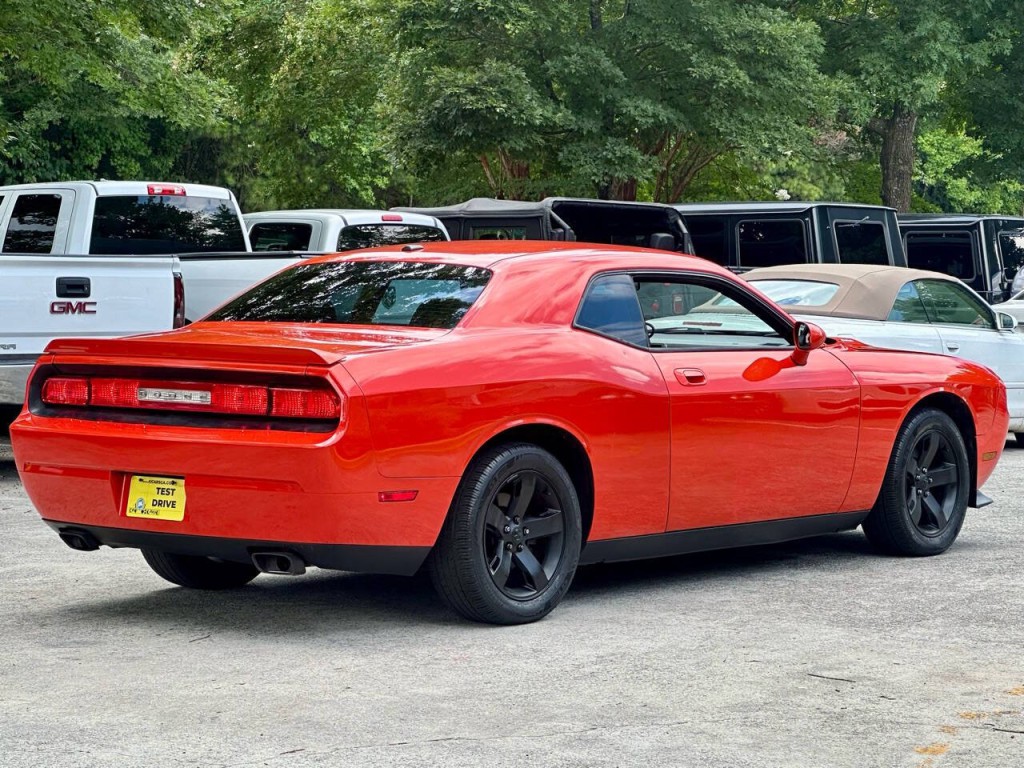 2010 Dodge Challenger Image 7