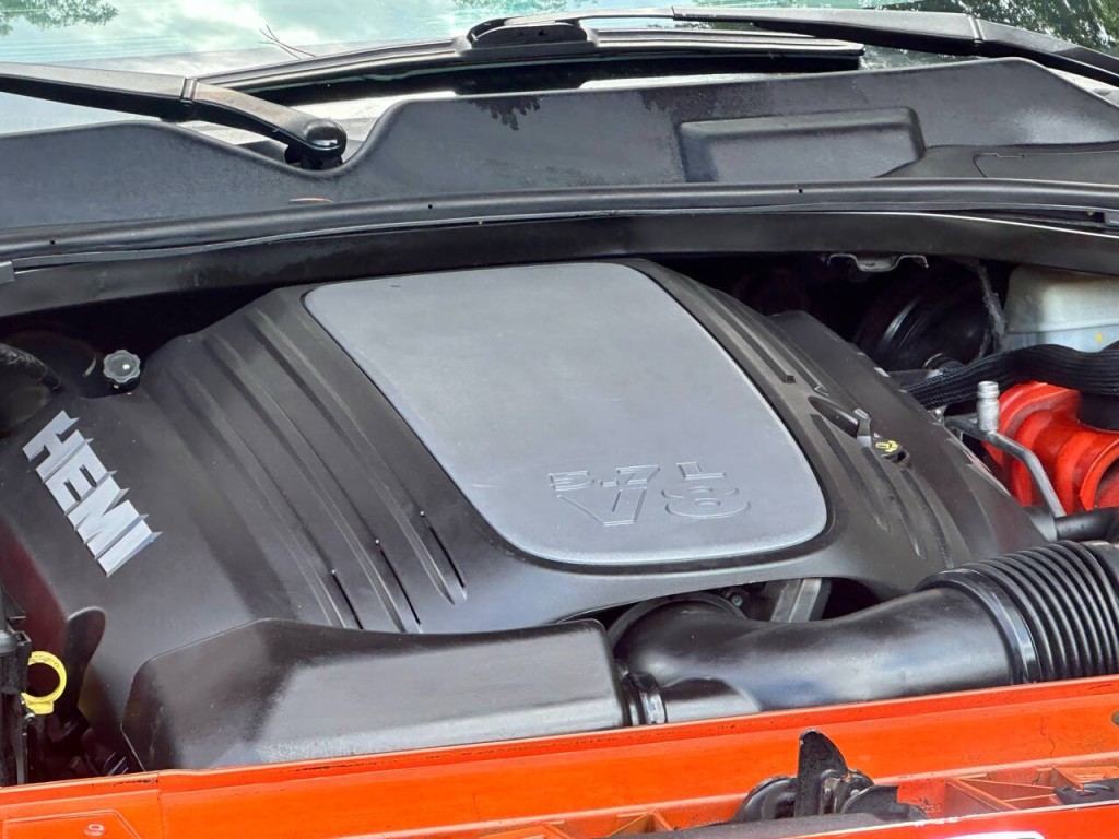 2010 Dodge Challenger Image 11