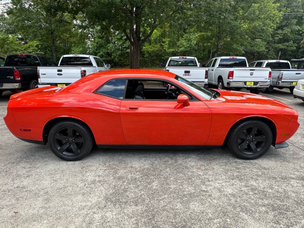 2010 Dodge Challenger Image 13