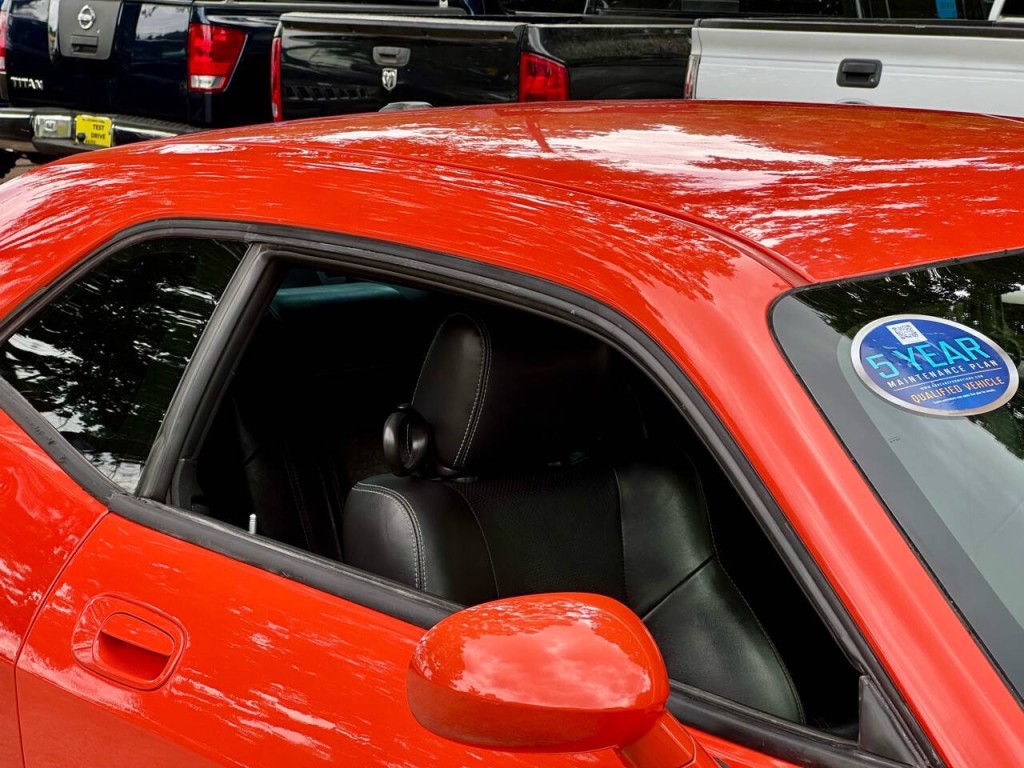 2010 Dodge Challenger Image 20
