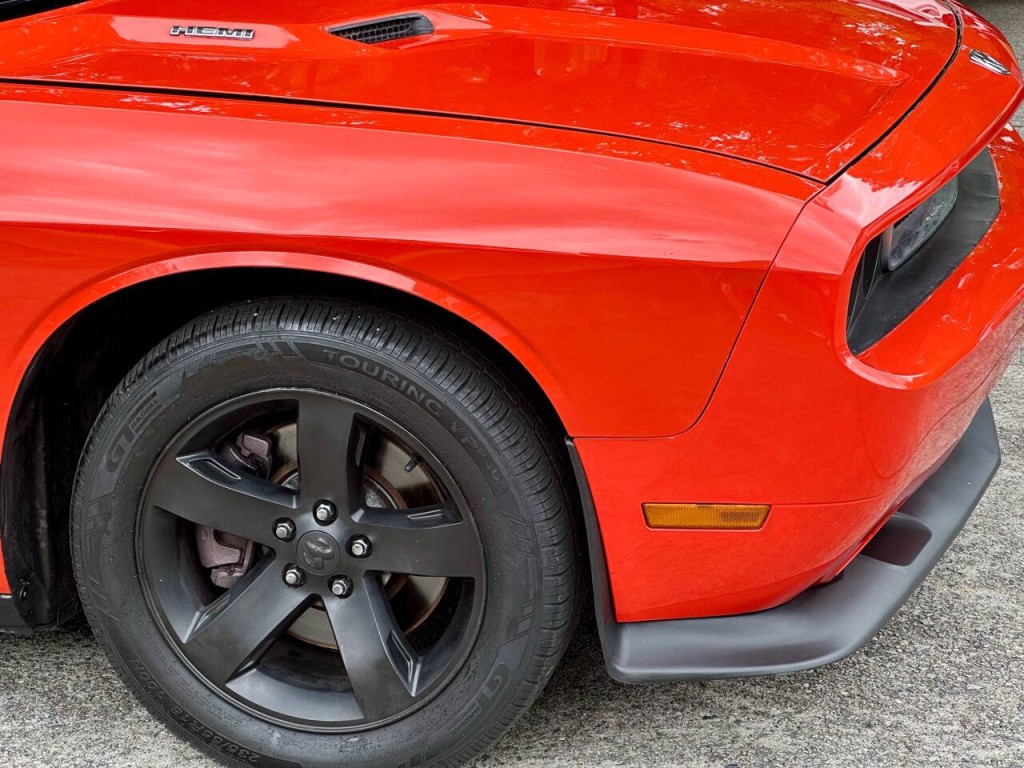 2010 Dodge Challenger Image 23