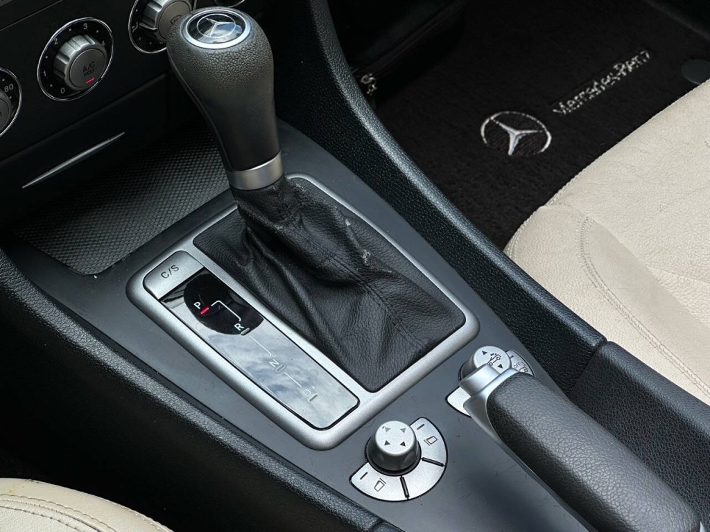 2006 Mercedes-Benz SLK-Class Image 8