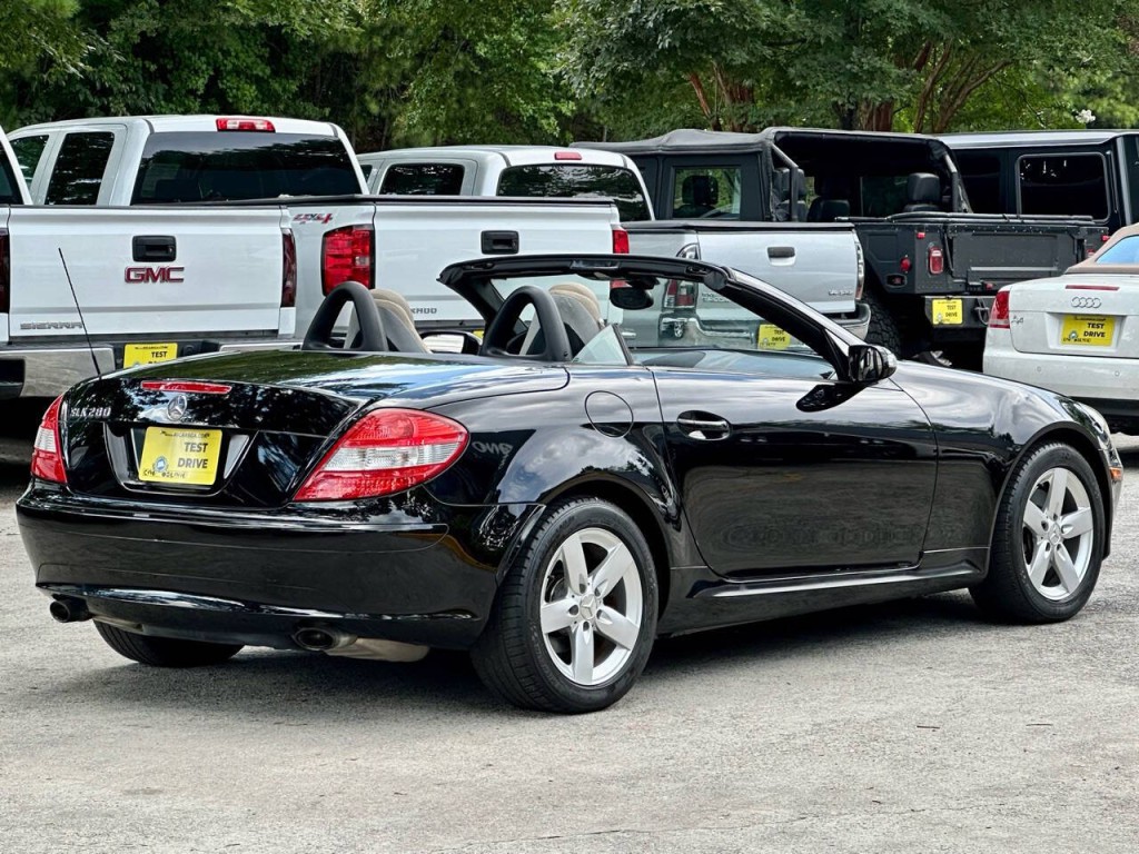2006 Mercedes-Benz SLK-Class Image 16