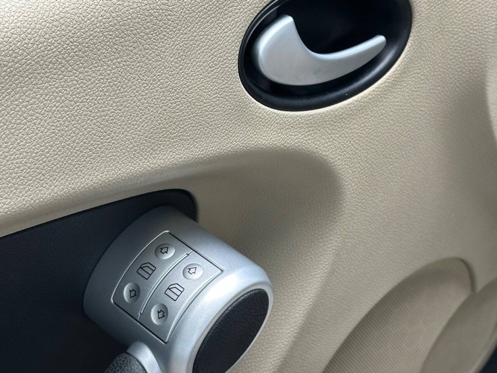 2006 Mercedes-Benz SLK-Class Image 31