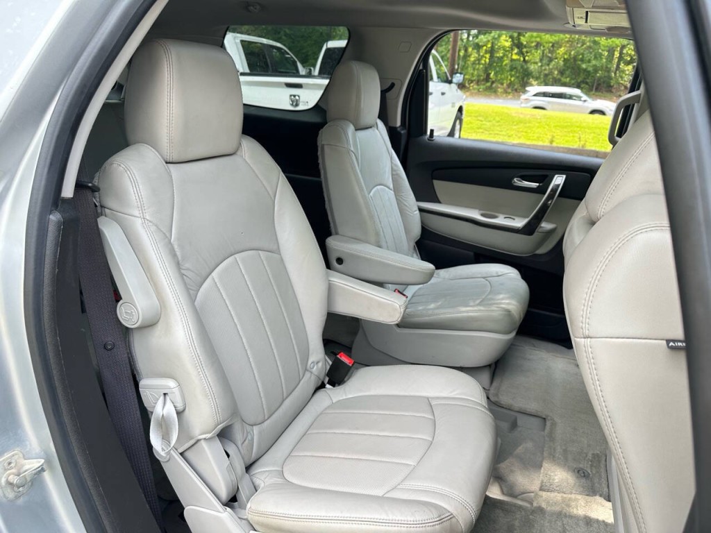 2012 GMC Acadia Image 4