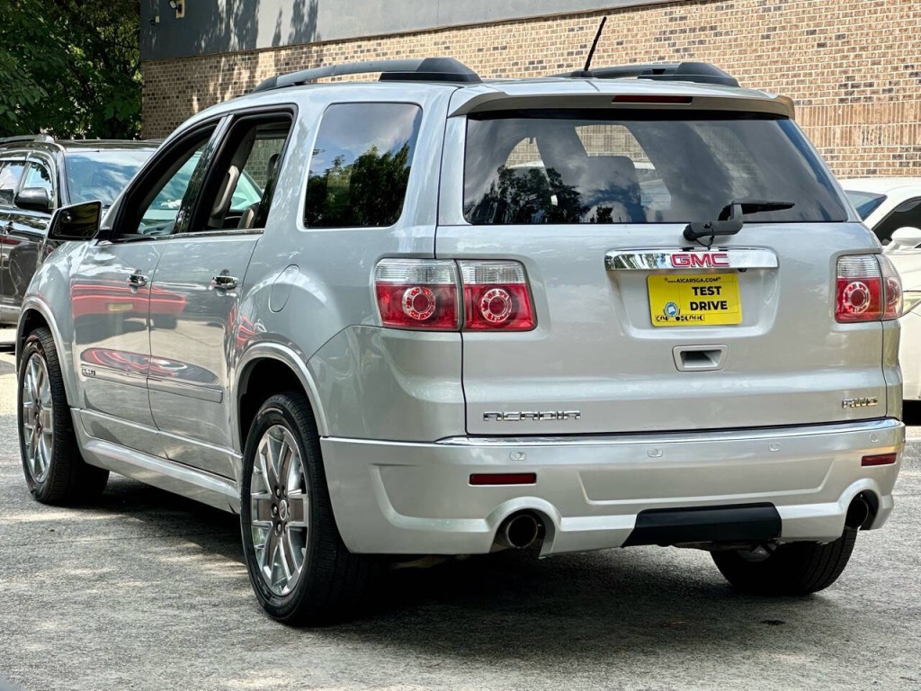 2012 GMC Acadia Image 9