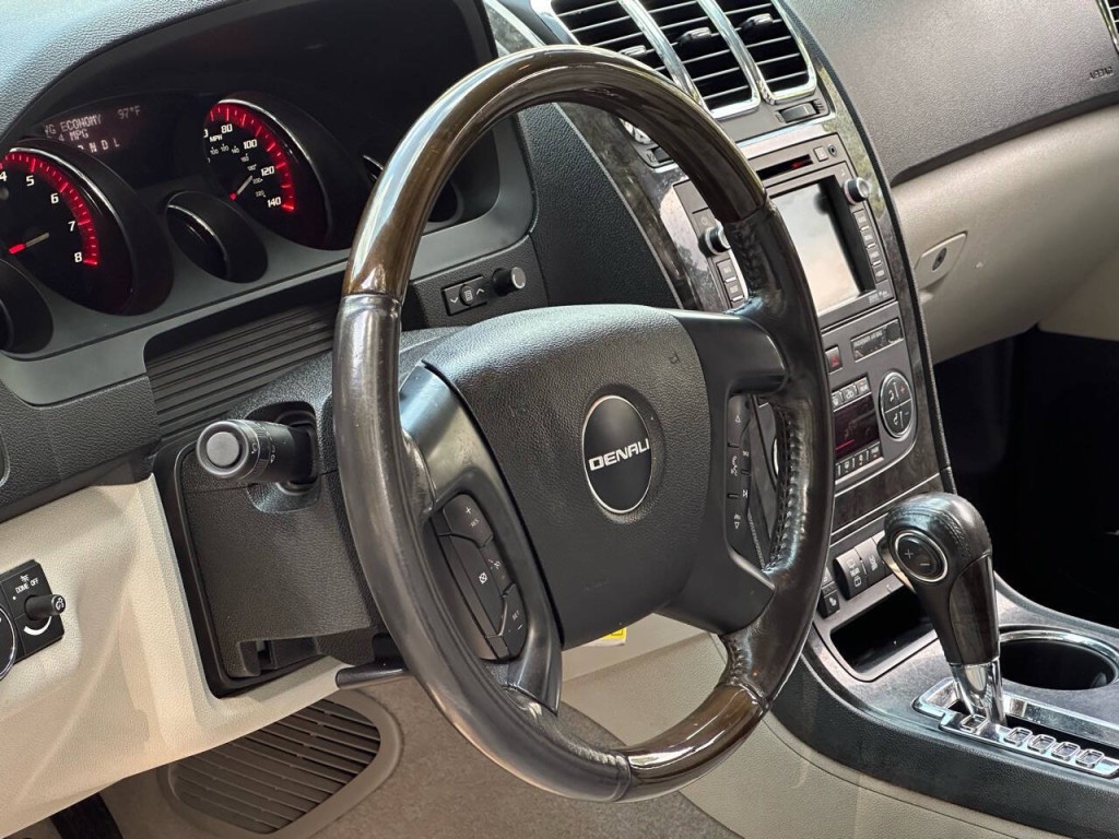 2012 GMC Acadia Image 25