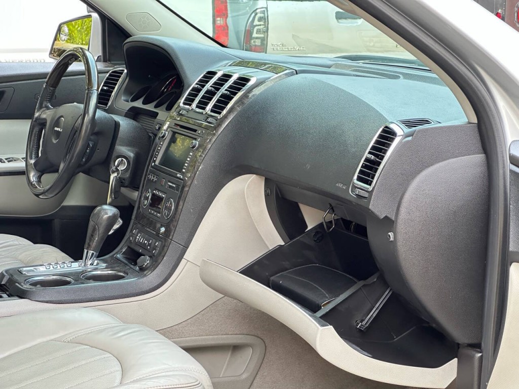 2012 GMC Acadia Image 29