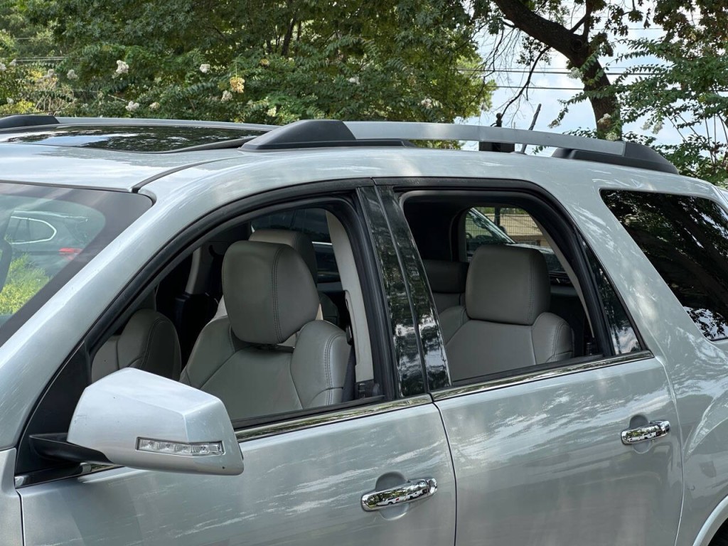 2012 GMC Acadia Image 30
