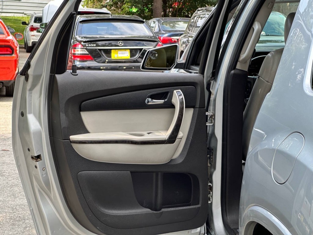 2012 GMC Acadia Image 37