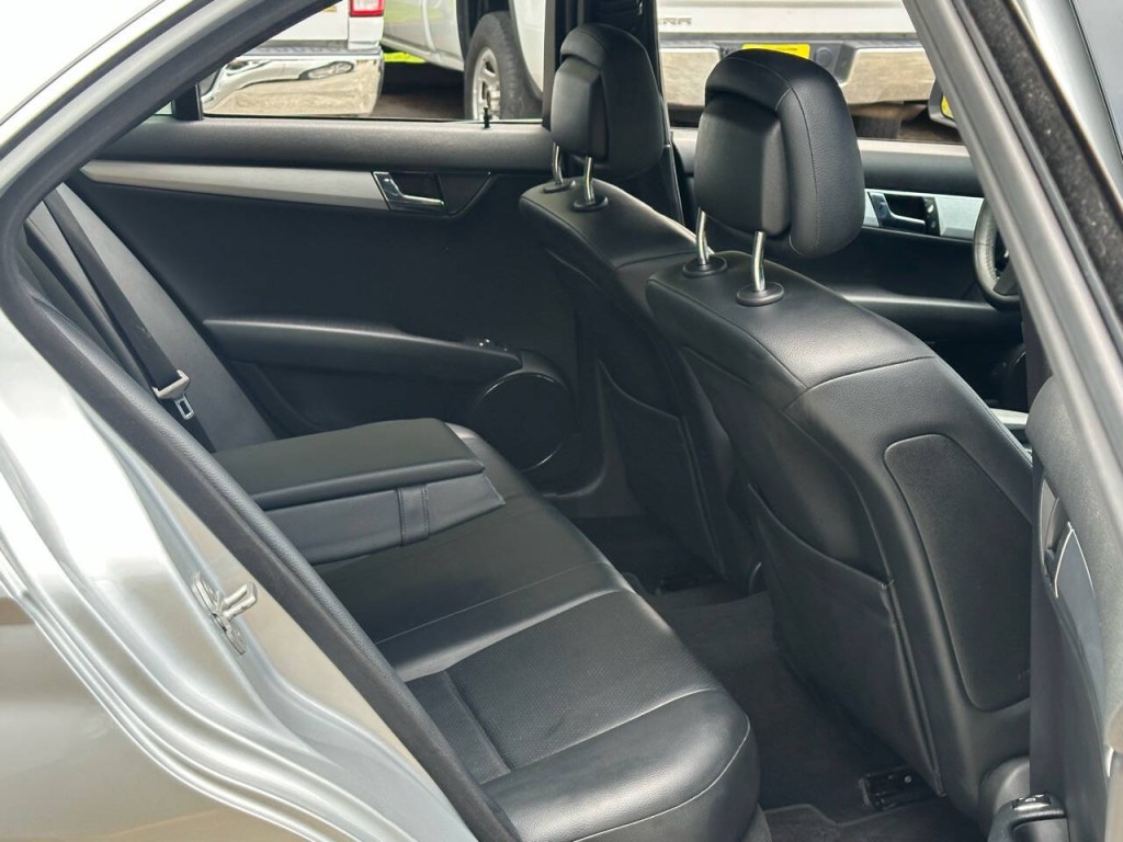 2008 Mercedes-Benz C-Class Image 4