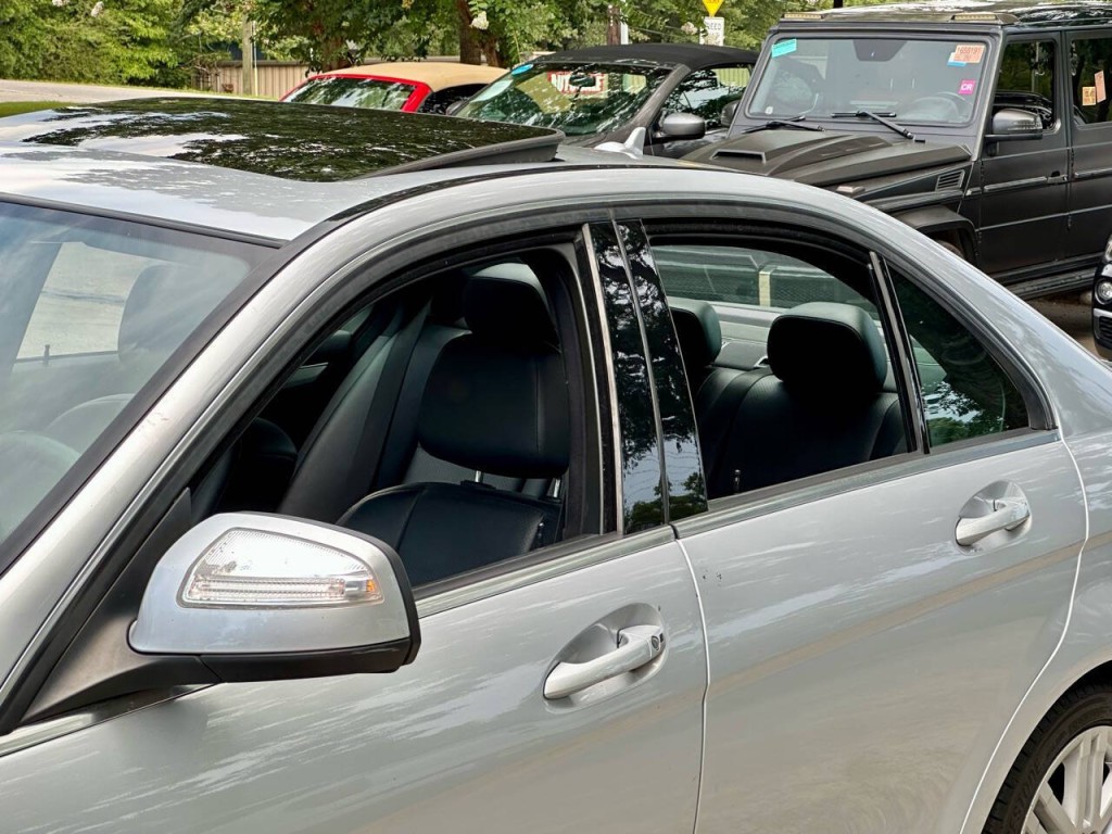 2008 Mercedes-Benz C-Class Image 11