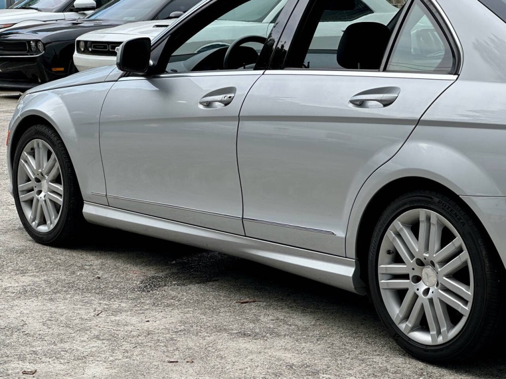 2008 Mercedes-Benz C-Class Image 23