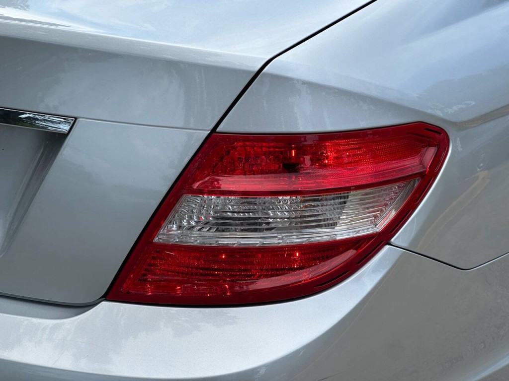2008 Mercedes-Benz C-Class Image 32