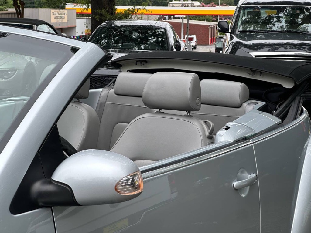 2005 Volkswagen Beetle Image 12