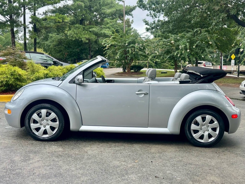 2005 Volkswagen Beetle Image 13