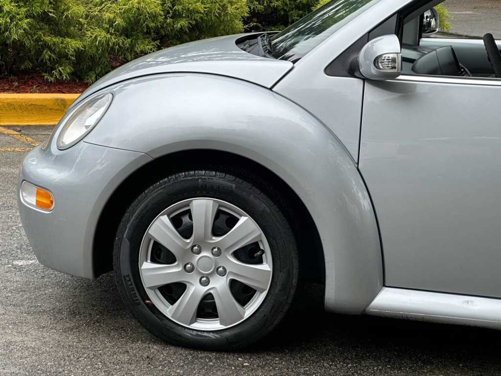 2005 Volkswagen Beetle Image 16