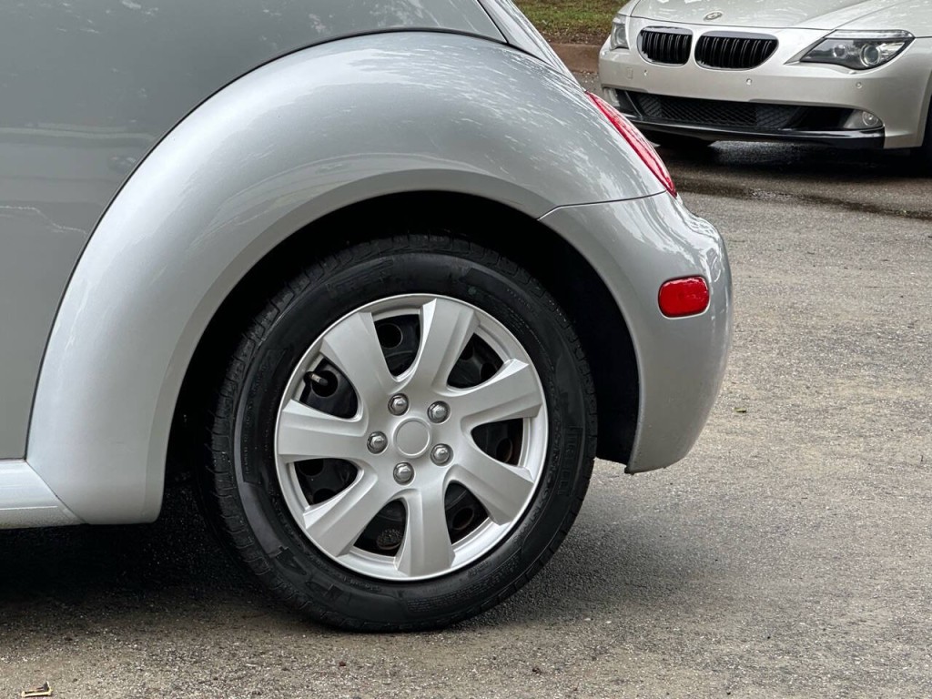2005 Volkswagen Beetle Image 17