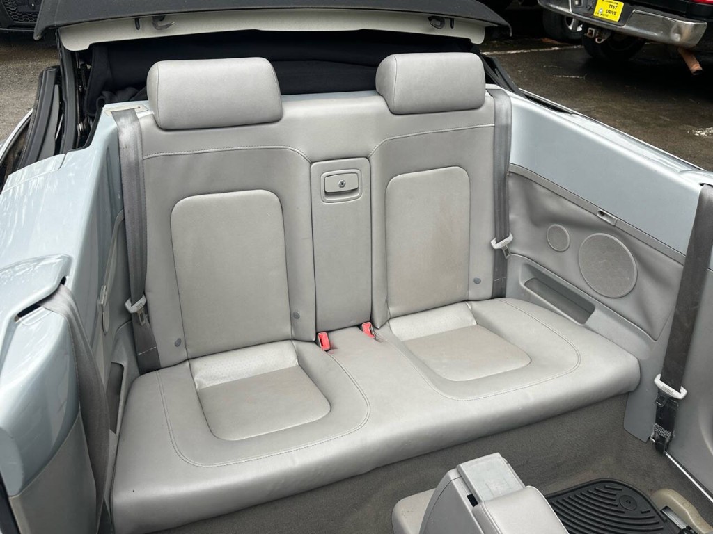 2005 Volkswagen Beetle Image 21