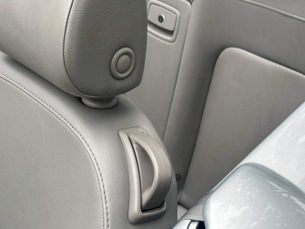 2005 Volkswagen Beetle Image 24