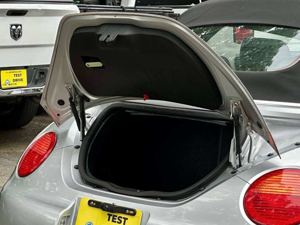2005 Volkswagen Beetle Image 26