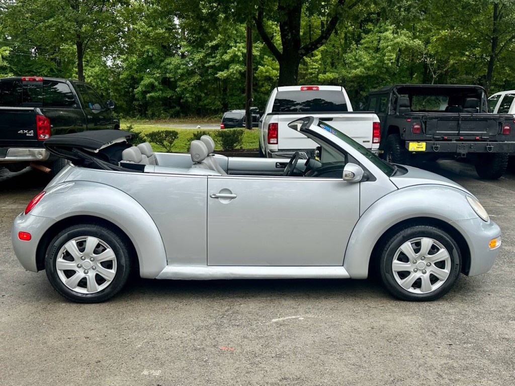 2005 Volkswagen Beetle Image 31