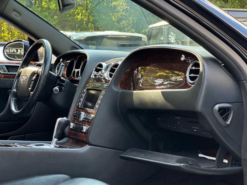 2007 Bentley Continental Image 35