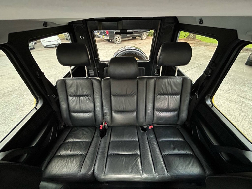 2004 Mercedes-Benz G-Class Image 27