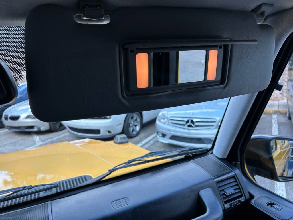 2004 Mercedes-Benz G-Class Image 33