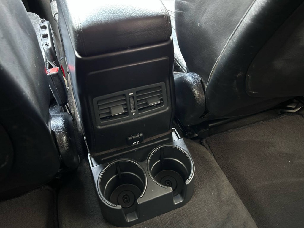 2004 Mercedes-Benz G-Class Image 38