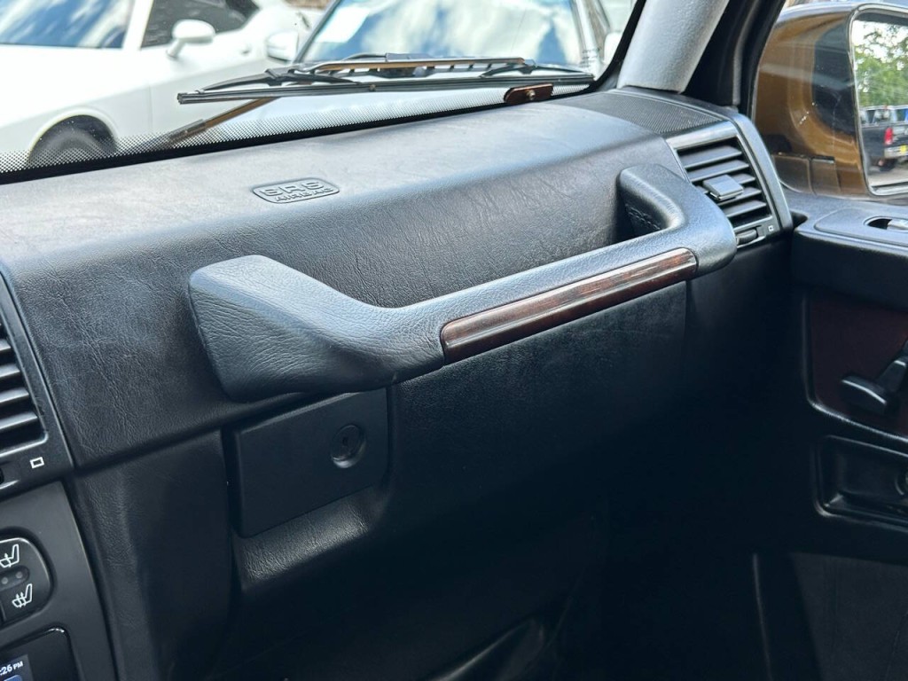 2004 Mercedes-Benz G-Class Image 43