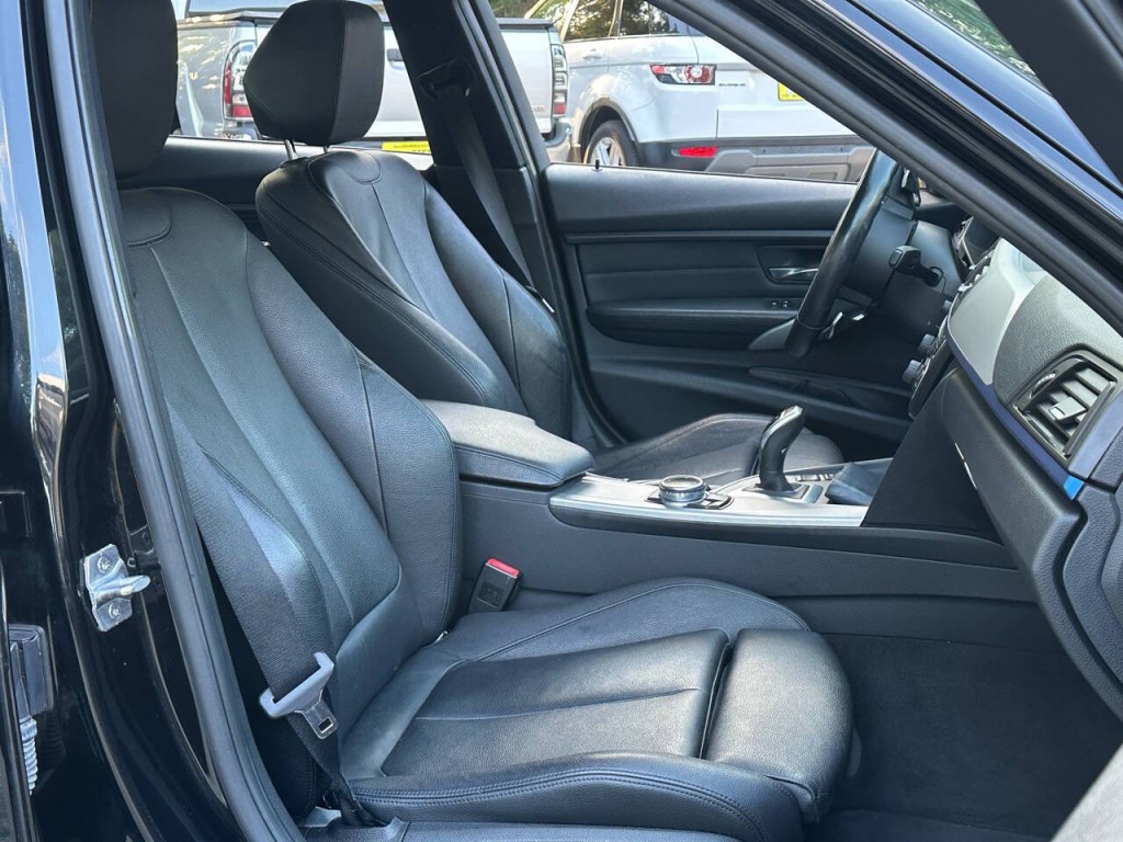 2014 BMW 3 Series Image 11