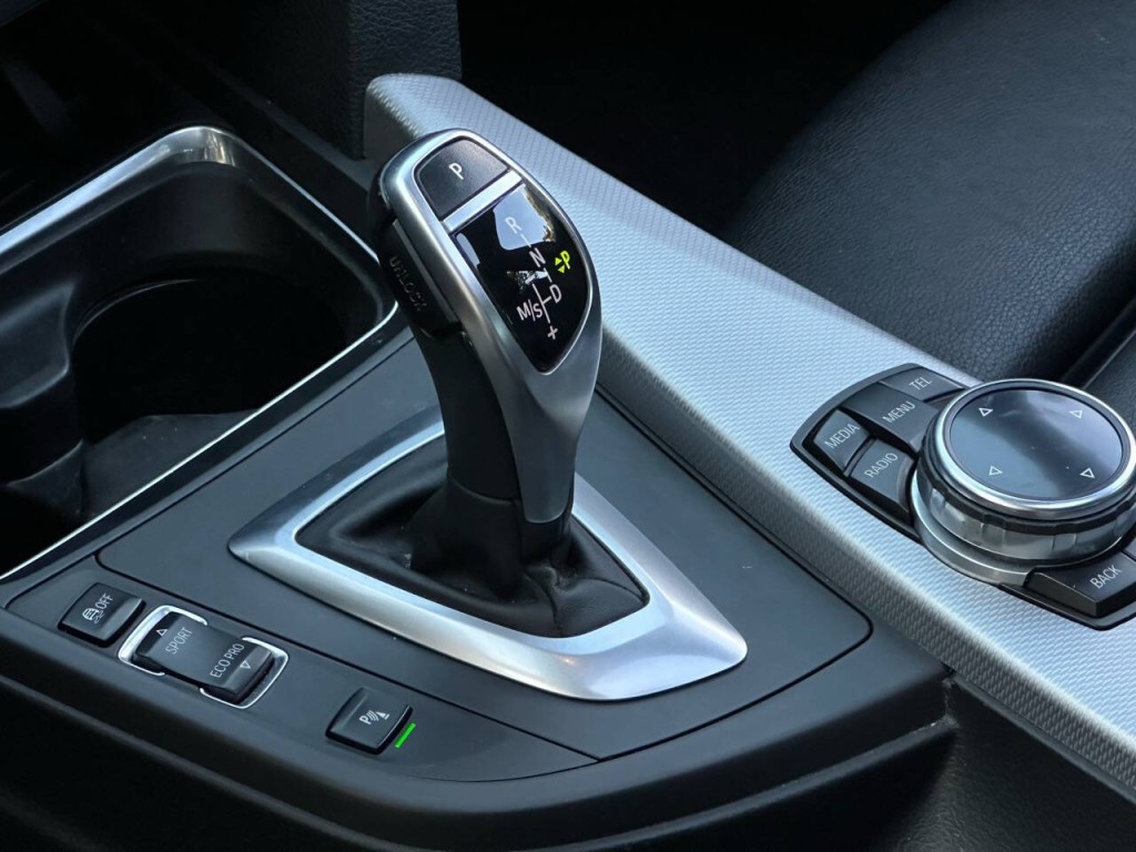 2014 BMW 3 Series Image 29
