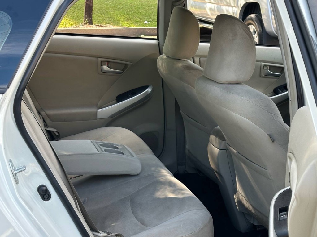 2015 Toyota Prius Image 4
