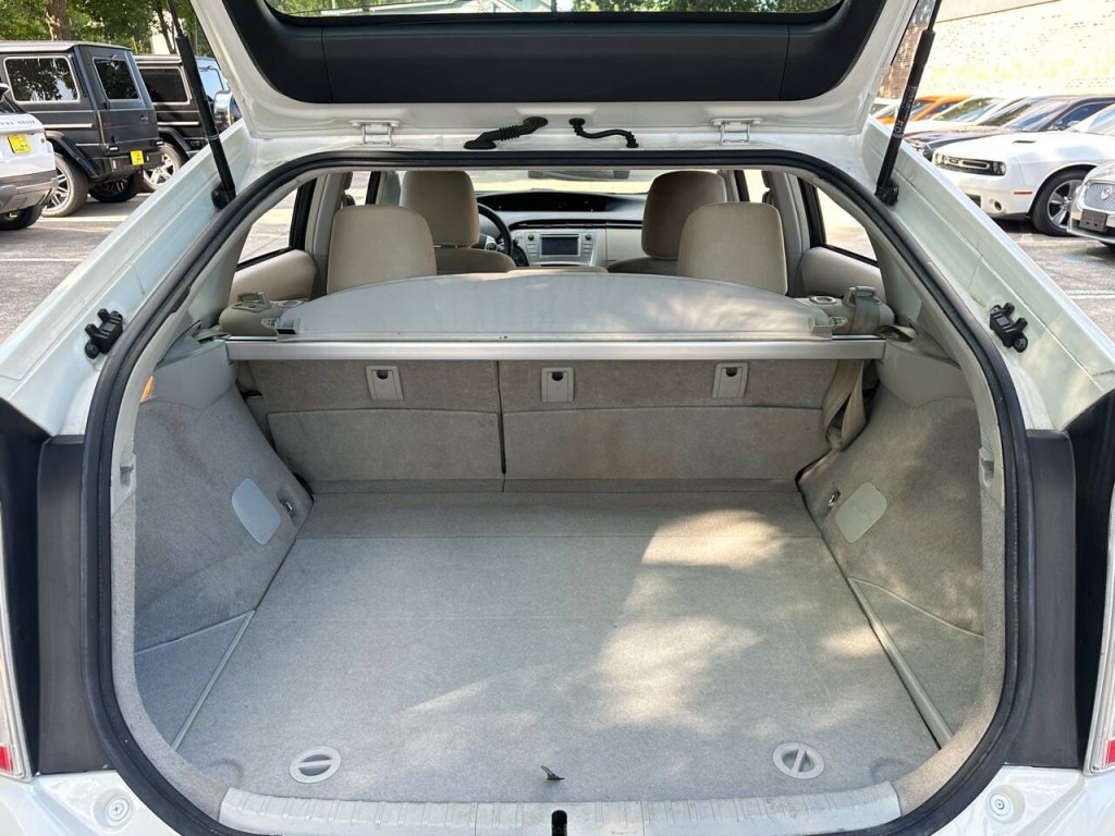 2015 Toyota Prius Image 12