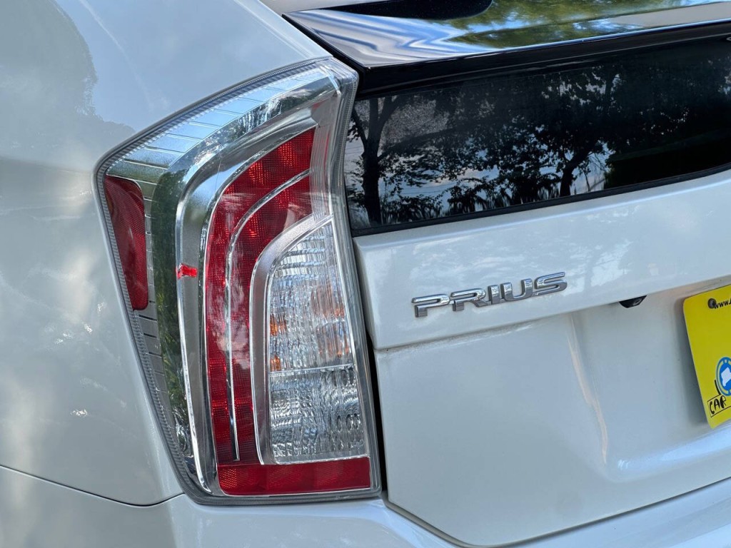 2015 Toyota Prius Image 13