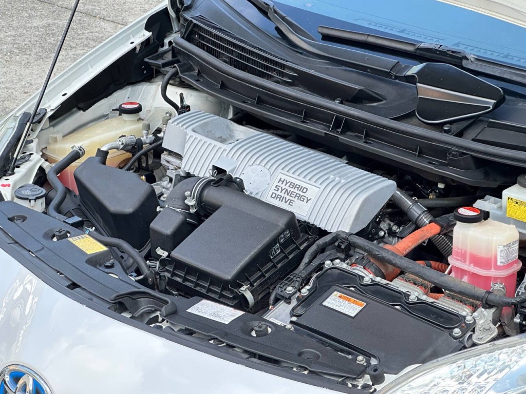 2015 Toyota Prius Image 15