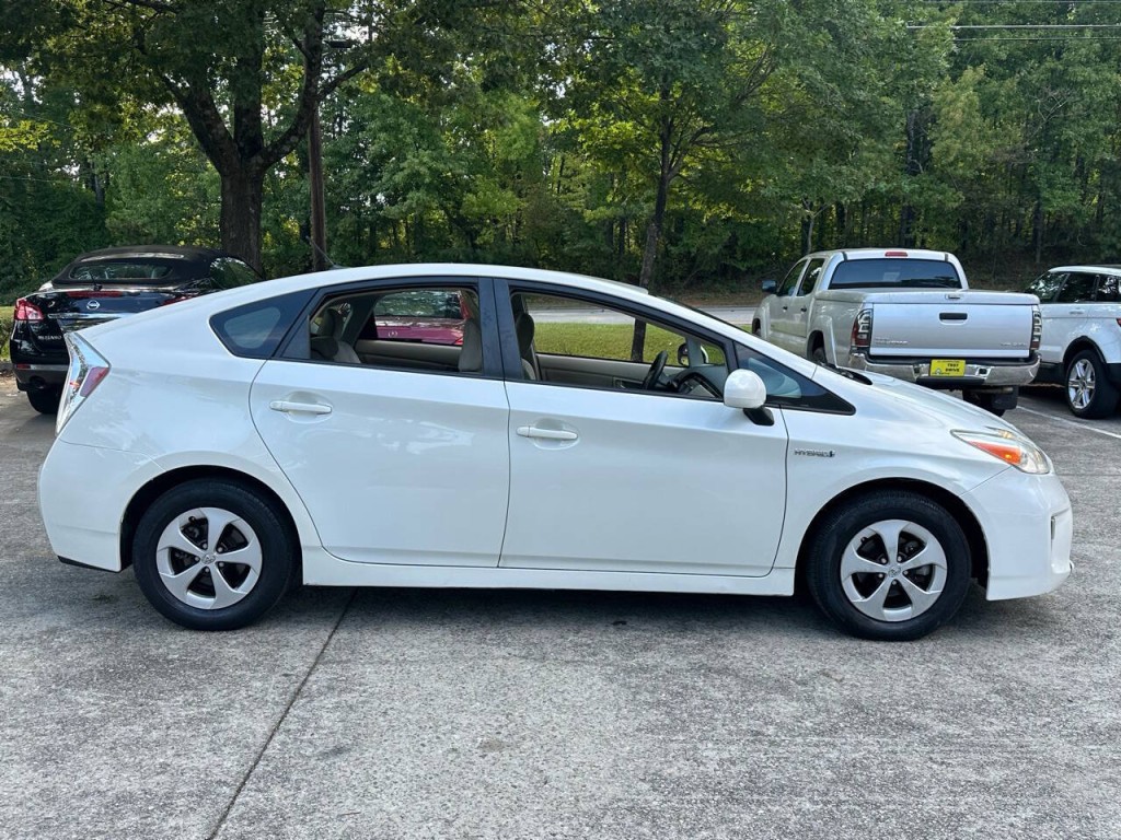 2015 Toyota Prius Image 16