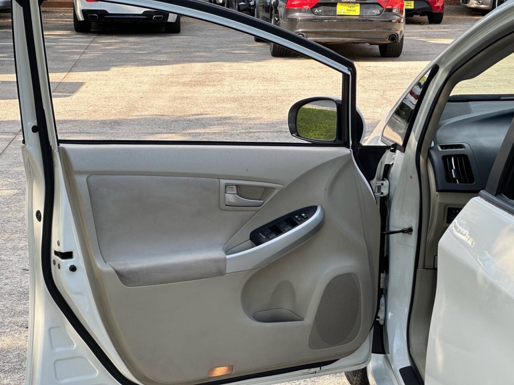 2015 Toyota Prius Image 24