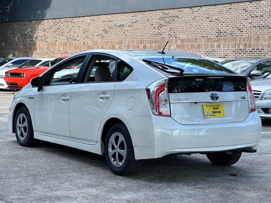 2015 Toyota Prius Image 26