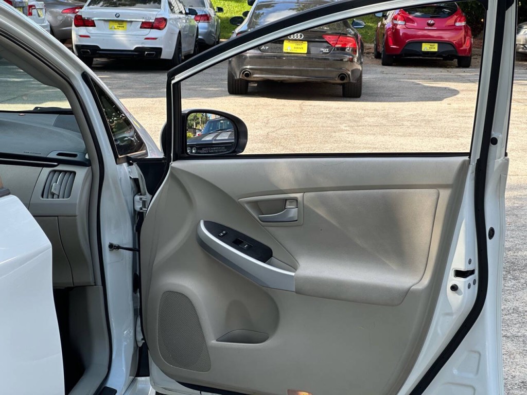 2015 Toyota Prius Image 31