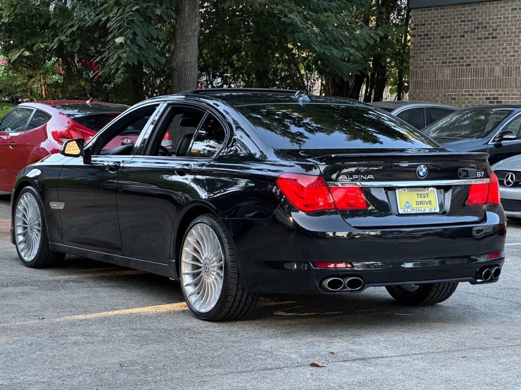 2012 BMW 7 Series Image 11