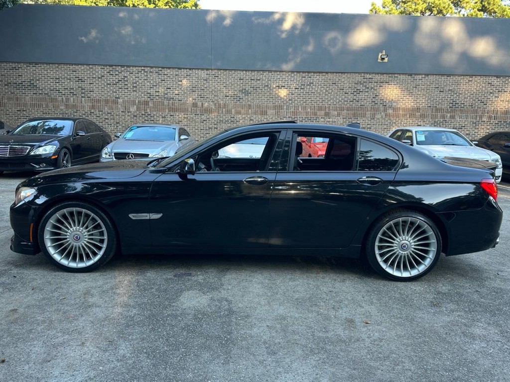 2012 BMW 7 Series Image 32